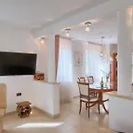 Dina Trgetari