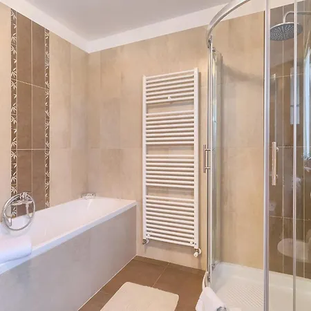 Dina Prázdninový dům *
