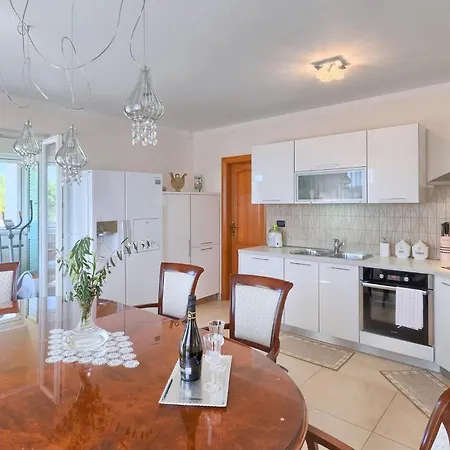 Dina Holiday home