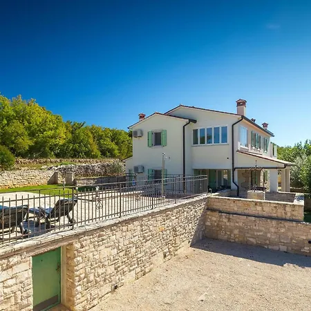 Holiday home Dina