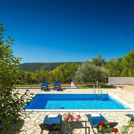 Dina Holiday home *