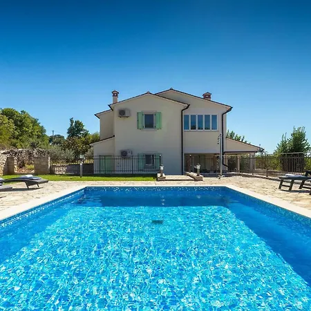 Dina Holiday home *
