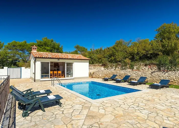 Holiday home Dina *