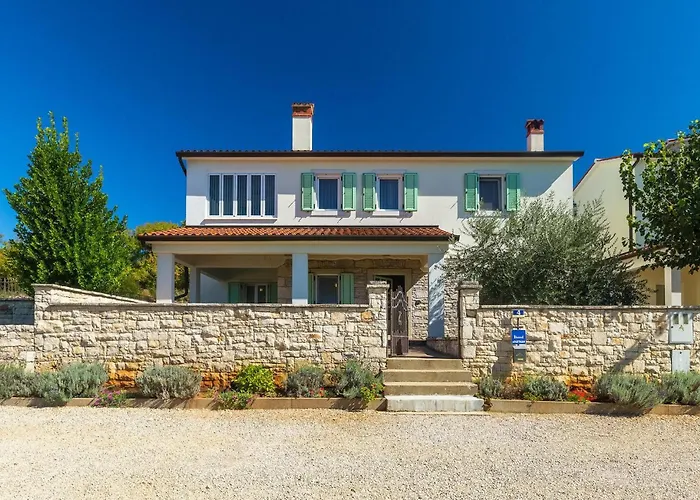 Holiday home Dina